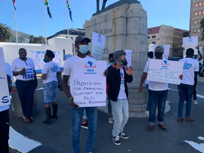 GSAW volunteers and supporters at Eastern Cape march
